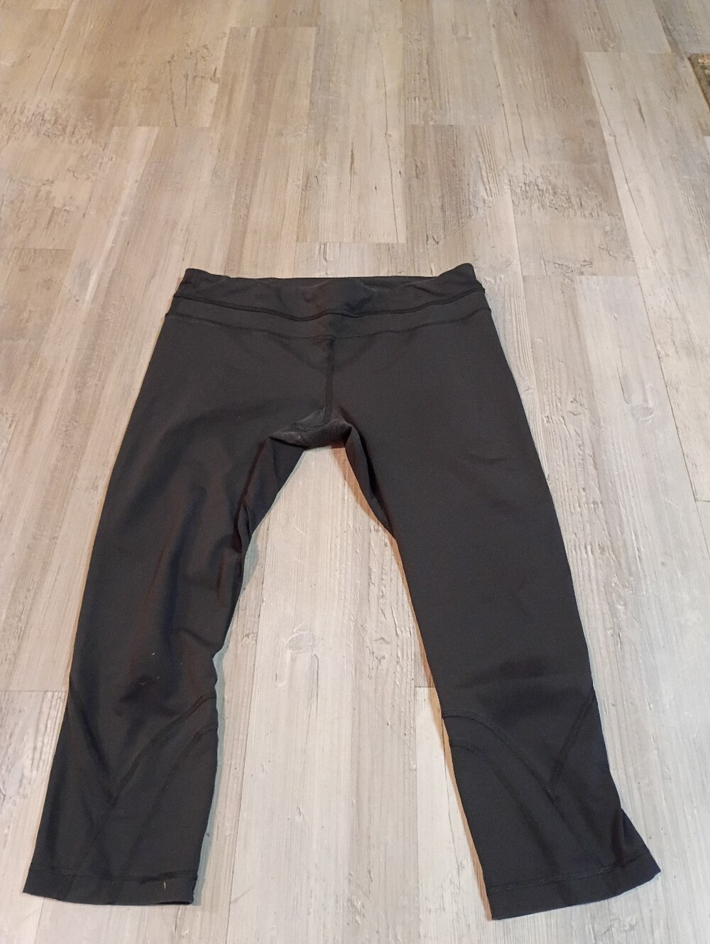 Lululemon - Picture 2 of 4